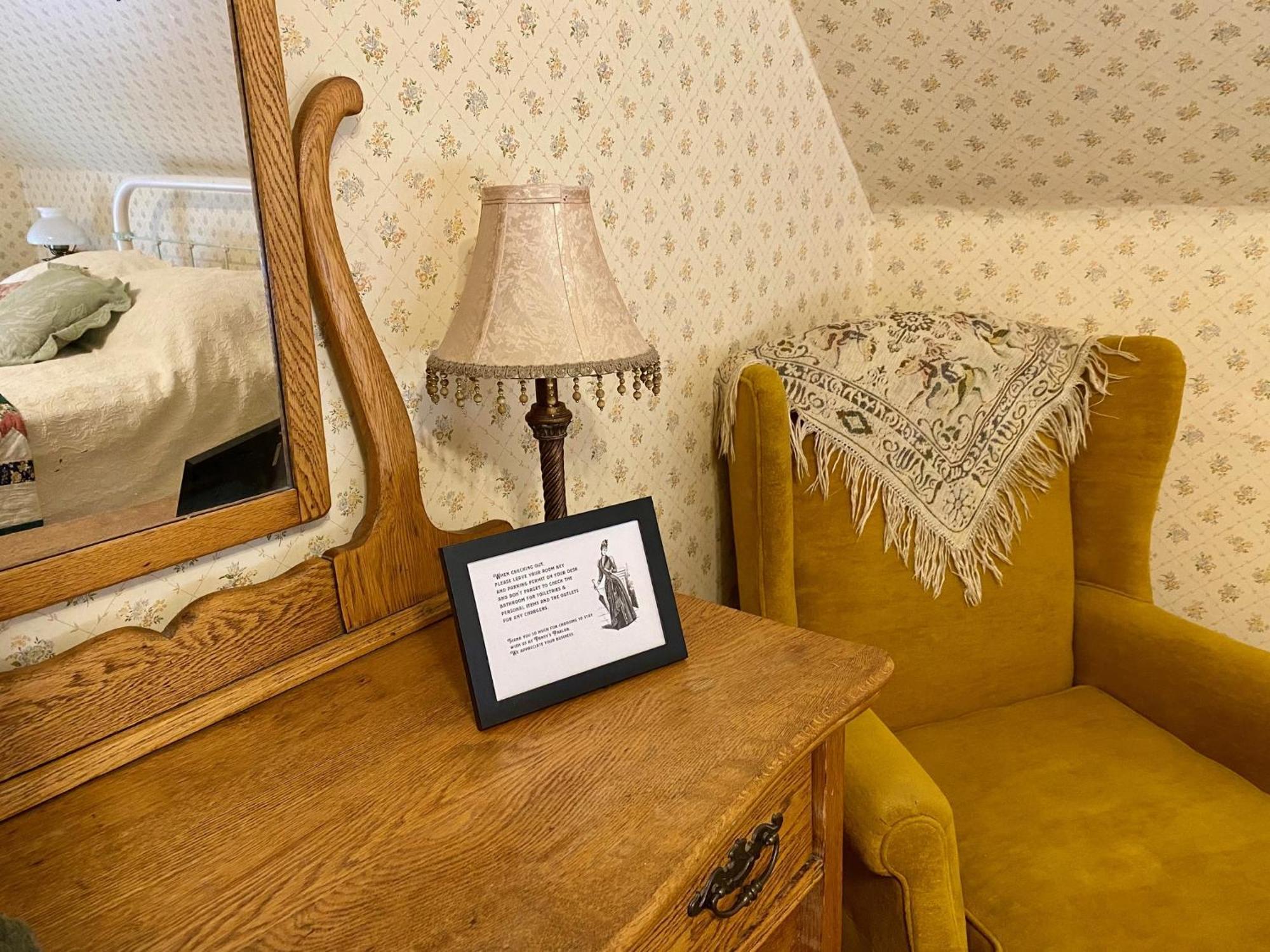 Pansy'S Parlor Bed & Breakfast Golden Exterior foto